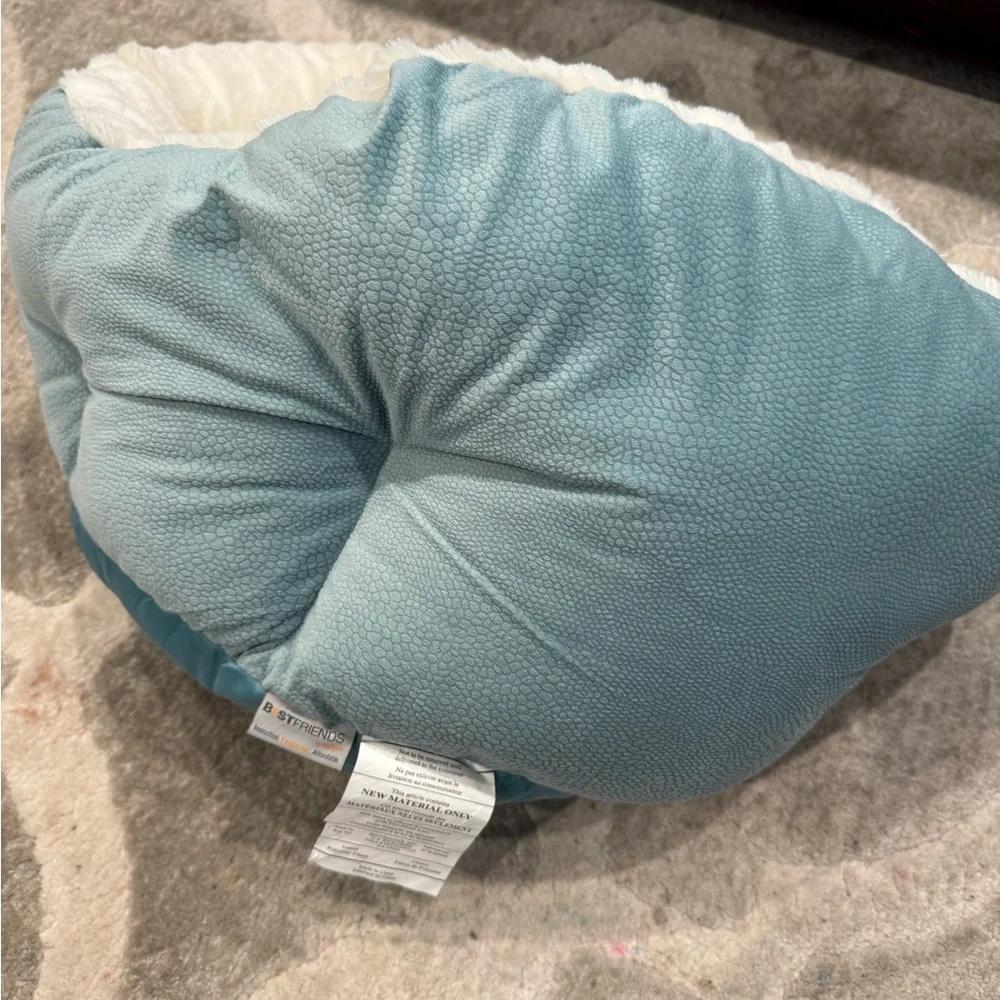 Cozy Blue and White Pet Bed- open box item